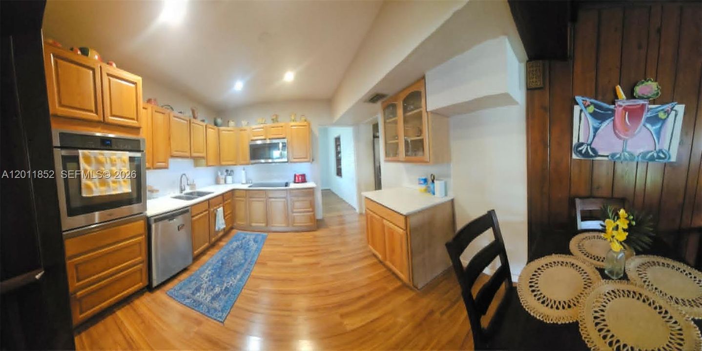 For Sale: $750,000 (3 beds, 2 baths, 1416 Square Feet)