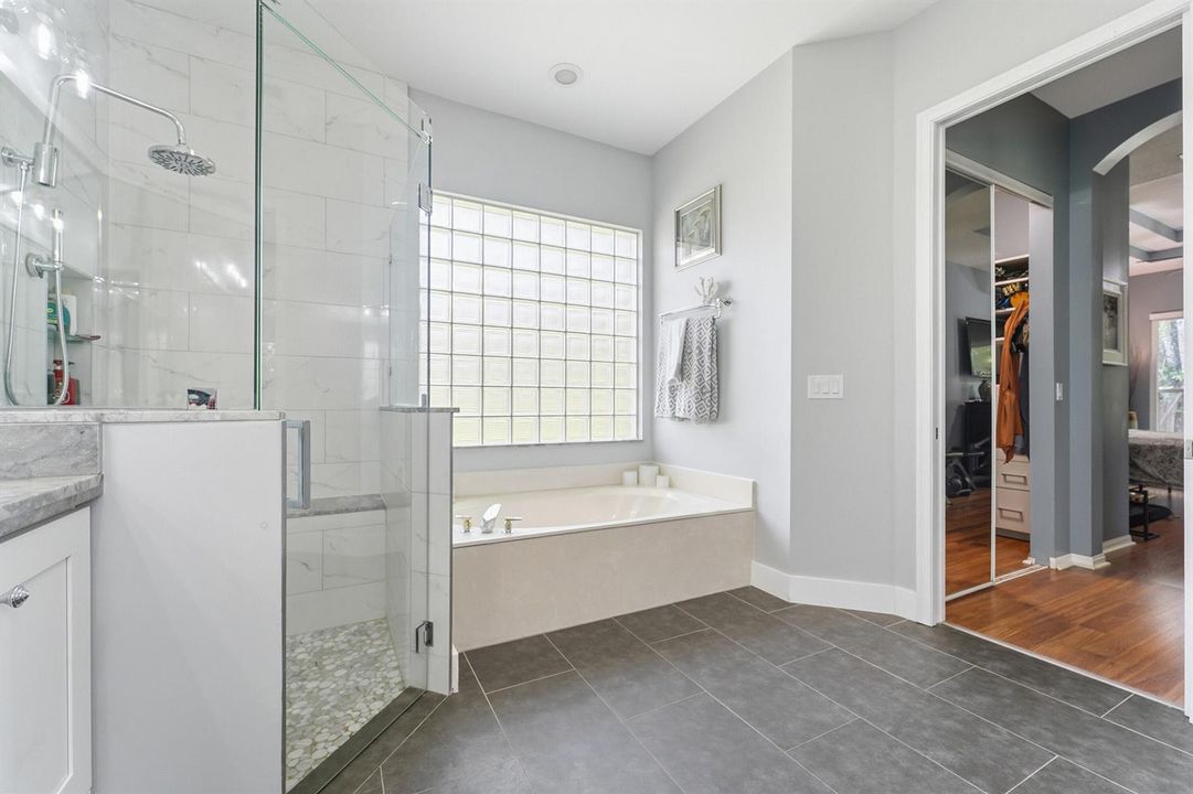 BathTop Main Bathroom