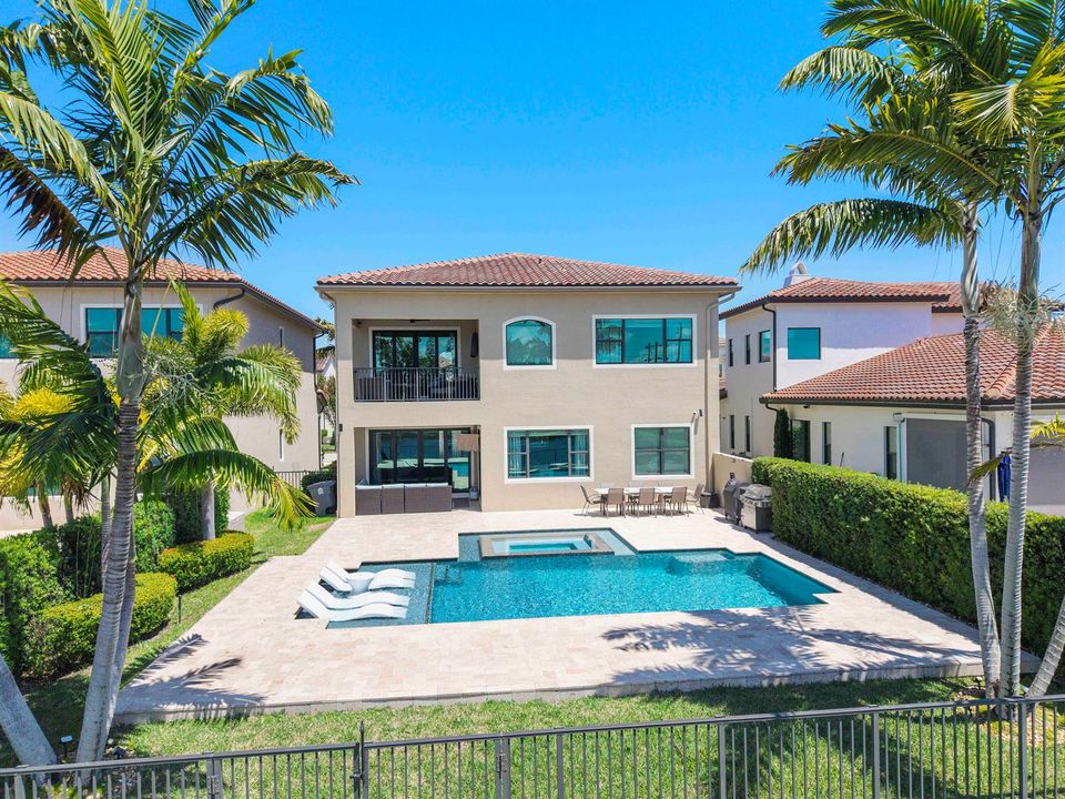 8723 Grand Prix Ln_017