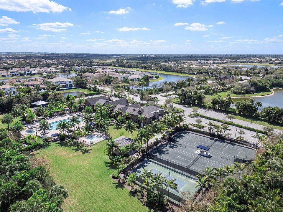 Palmmeadowestatesaerialviewcloserthanthe