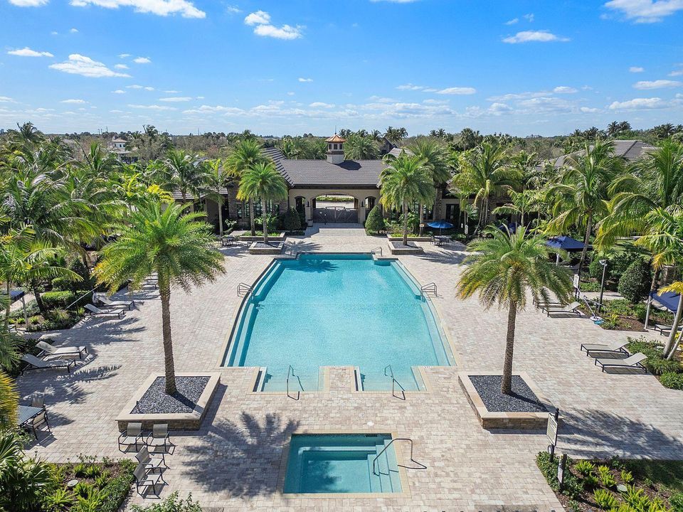 Palm Meadows Community pool
