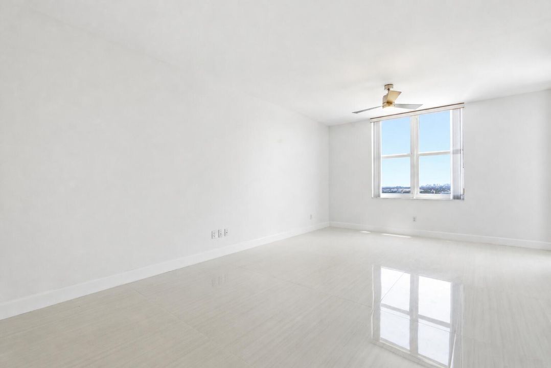 JASON TAUB REAL ESTATE BROKER