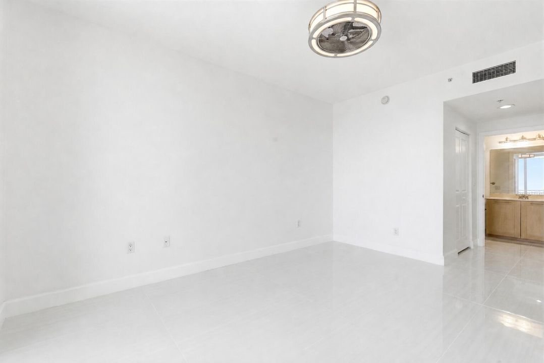 JASON TAUB REAL ESTATE BROKER