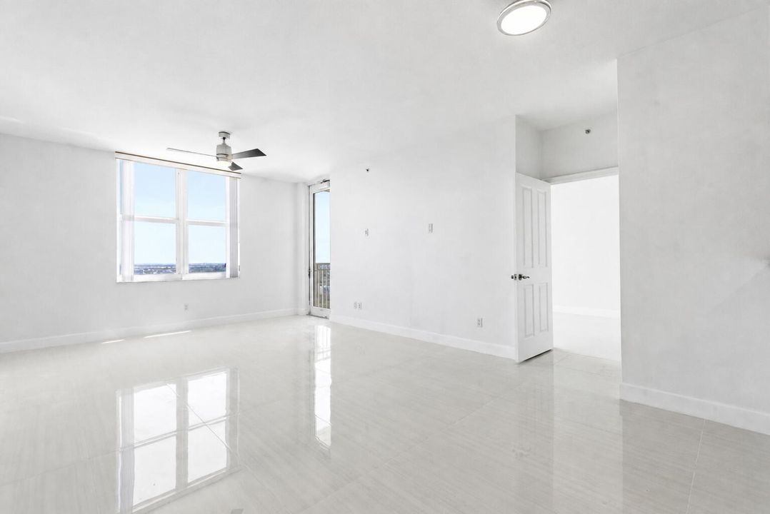 JASON TAUB REAL ESTATE BROKER
