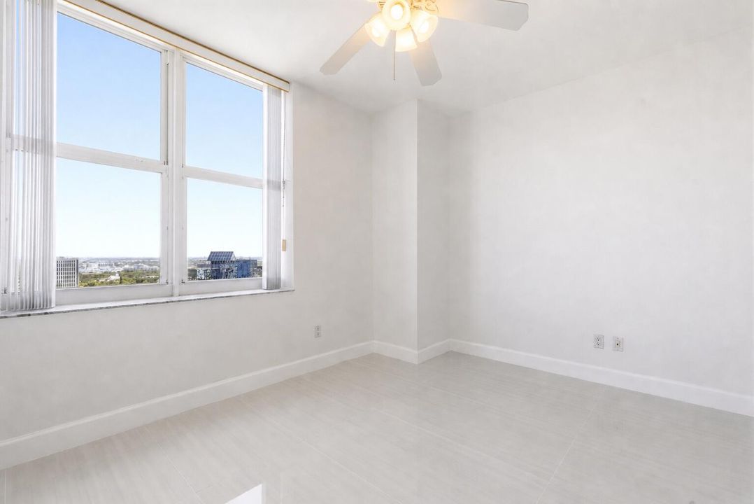 JASON TAUB REAL ESTATE BROKER