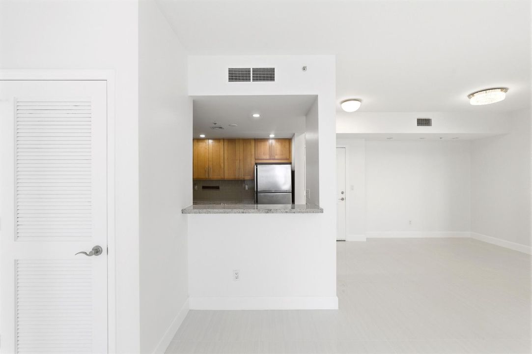 JASON TAUB REAL ESTATE BROKER