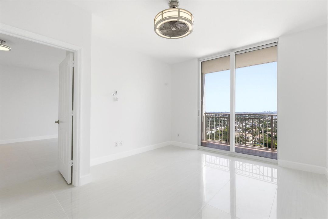JASON TAUB REAL ESTATE BROKER