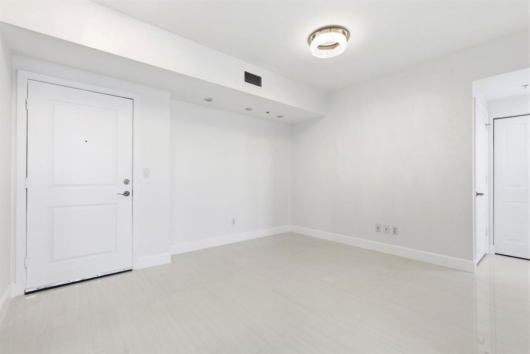 JASON TAUB REAL ESTATE BROKER