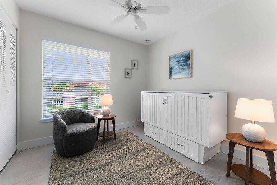 Guest bedroom with pull out bed