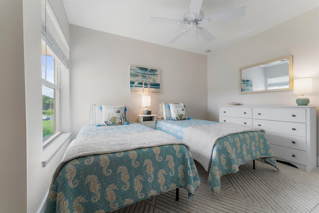 Guest bedroom with 2 twins