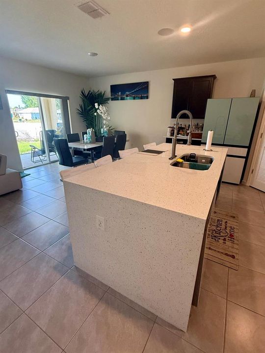 KITCHEN ISLAND