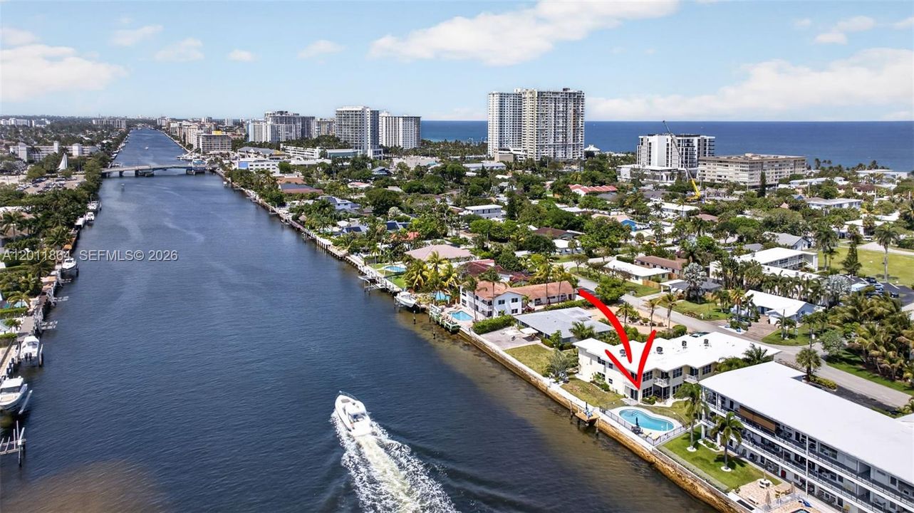For Sale: $245,000 (1 beds, 1 baths, 678 Square Feet)