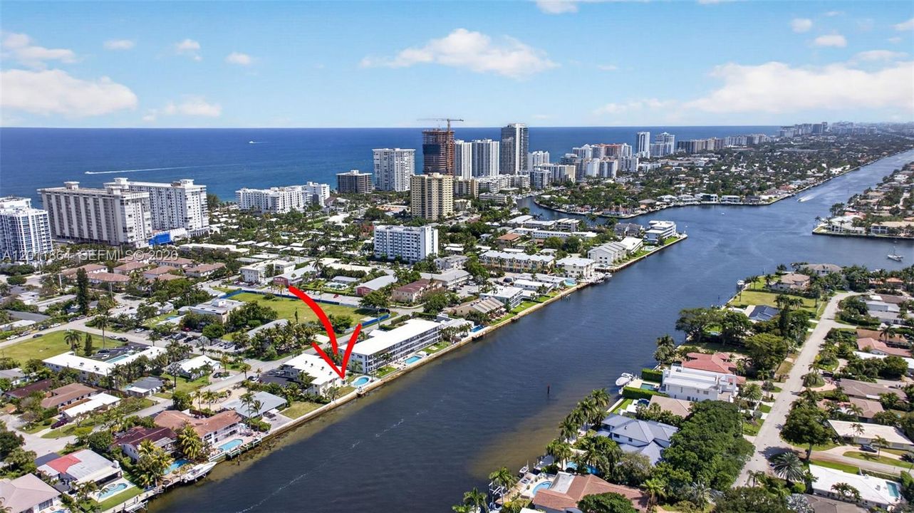 For Sale: $245,000 (1 beds, 1 baths, 678 Square Feet)