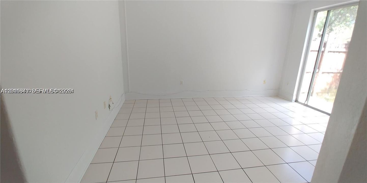 For Rent: $2,000 (3 beds, 3 baths, 1423 Square Feet)