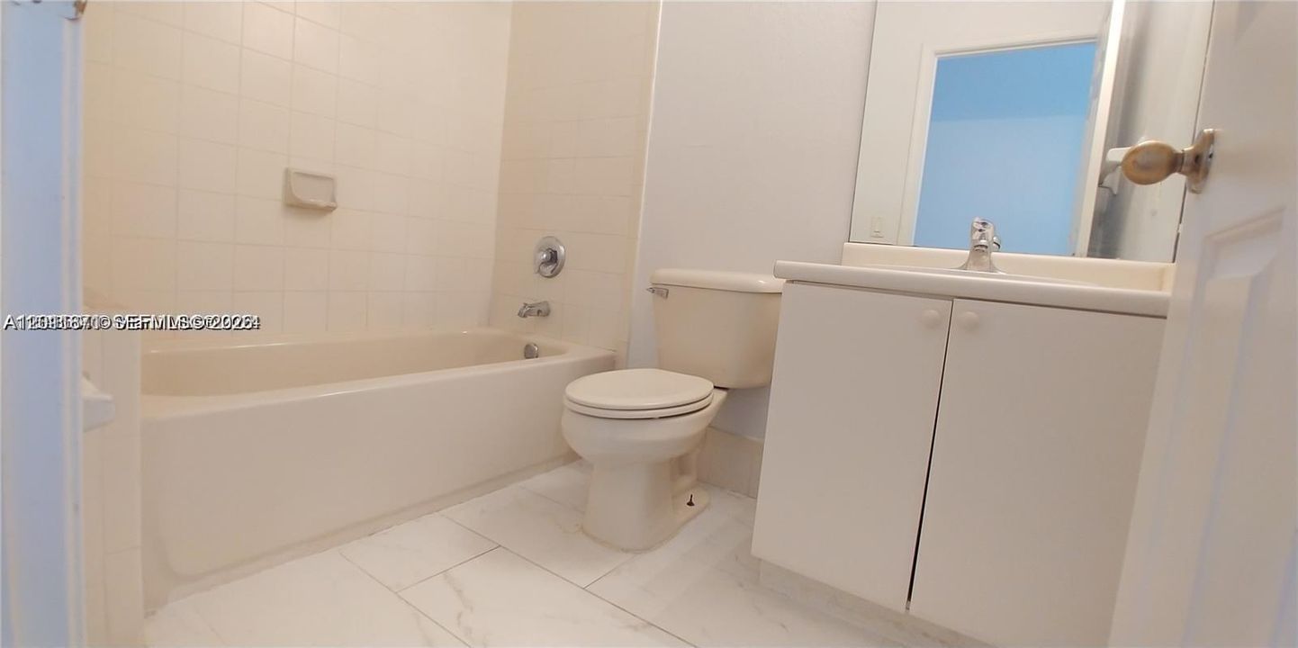 For Rent: $2,000 (3 beds, 3 baths, 1423 Square Feet)