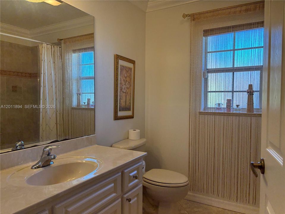For Sale: $449,000 (3 beds, 2 baths, 2074 Square Feet)