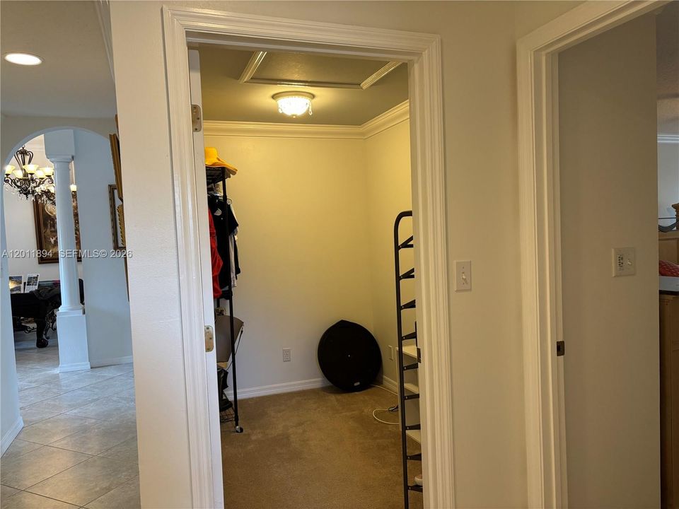 For Sale: $449,000 (3 beds, 2 baths, 2074 Square Feet)