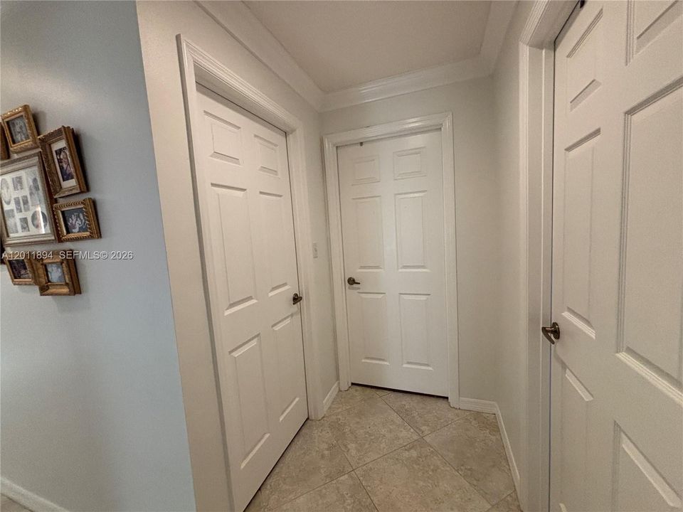 For Sale: $449,000 (3 beds, 2 baths, 2074 Square Feet)