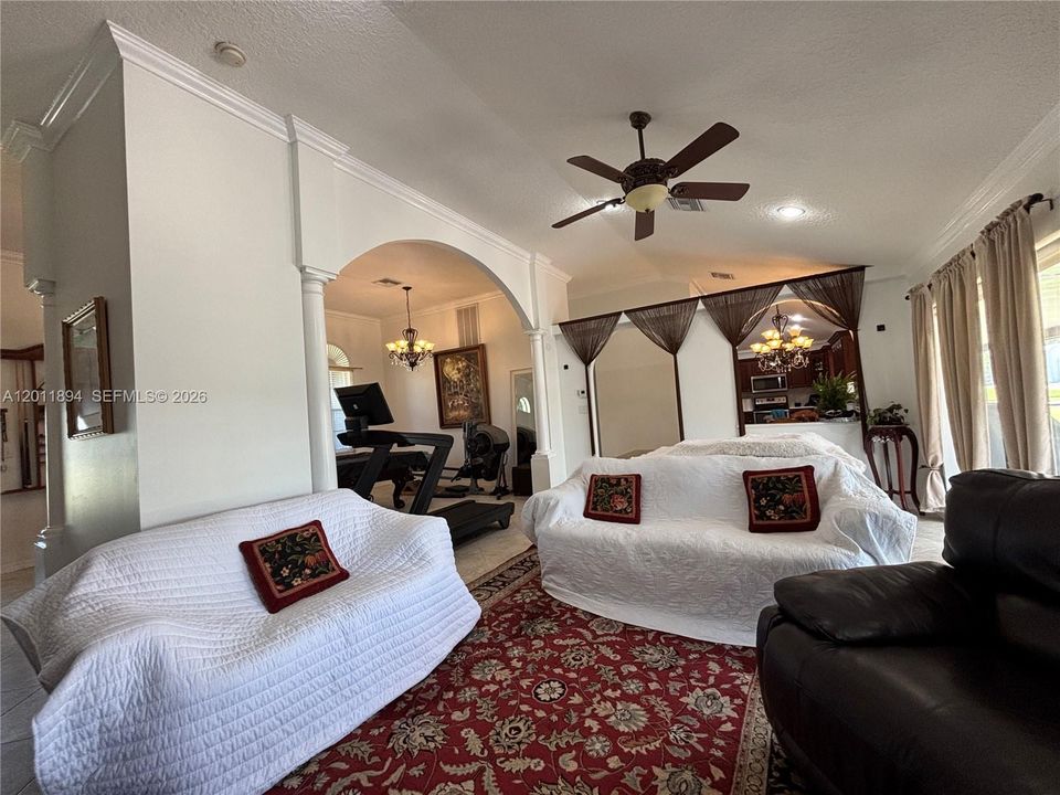 For Sale: $449,000 (3 beds, 2 baths, 2074 Square Feet)