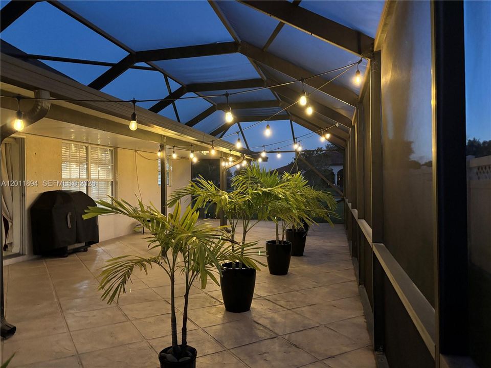 For Sale: $449,000 (3 beds, 2 baths, 2074 Square Feet)