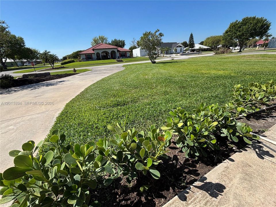 For Sale: $449,000 (3 beds, 2 baths, 2074 Square Feet)