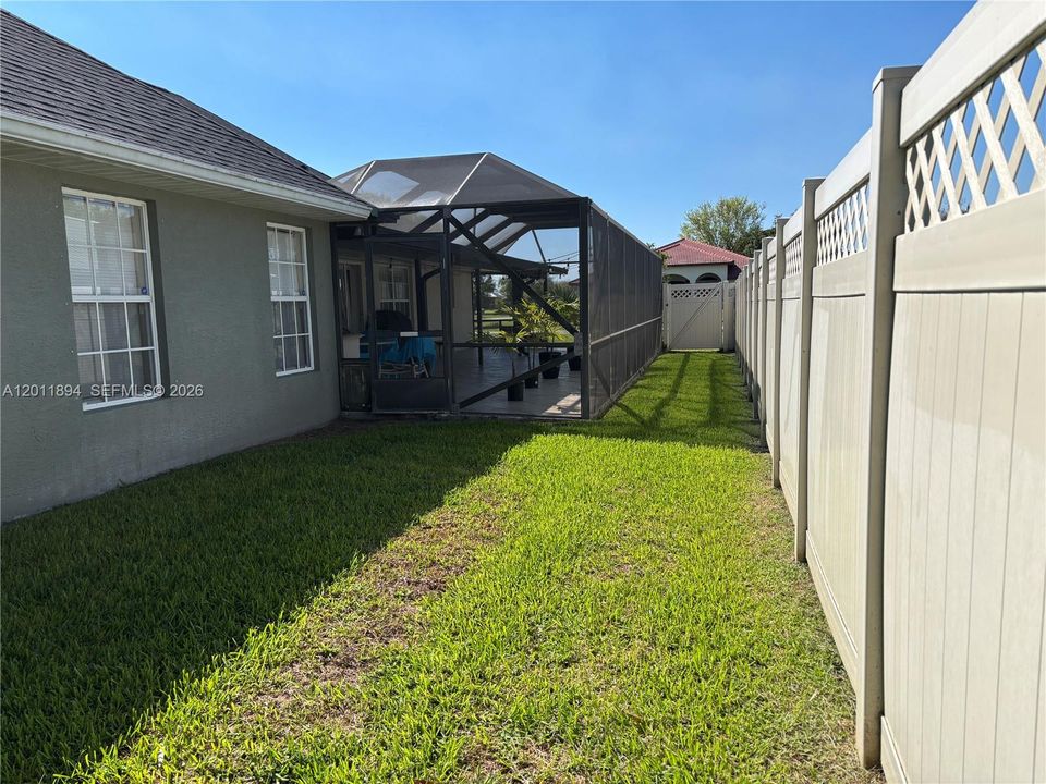 For Sale: $449,000 (3 beds, 2 baths, 2074 Square Feet)