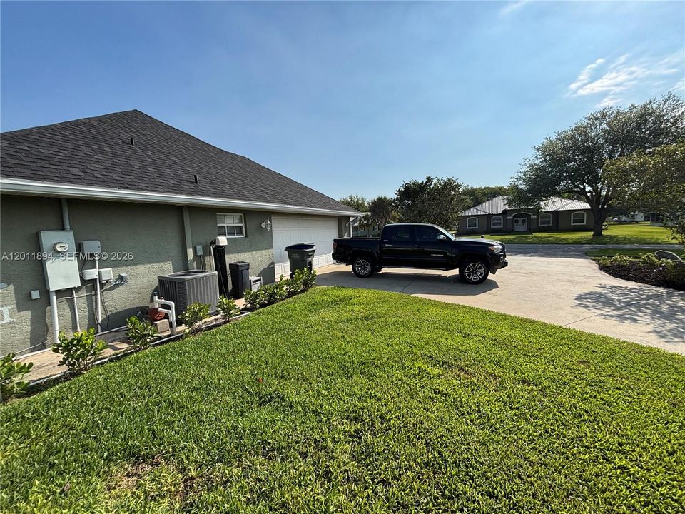 For Sale: $449,000 (3 beds, 2 baths, 2074 Square Feet)