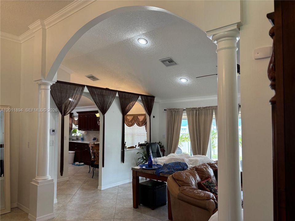 For Sale: $449,000 (3 beds, 2 baths, 2074 Square Feet)