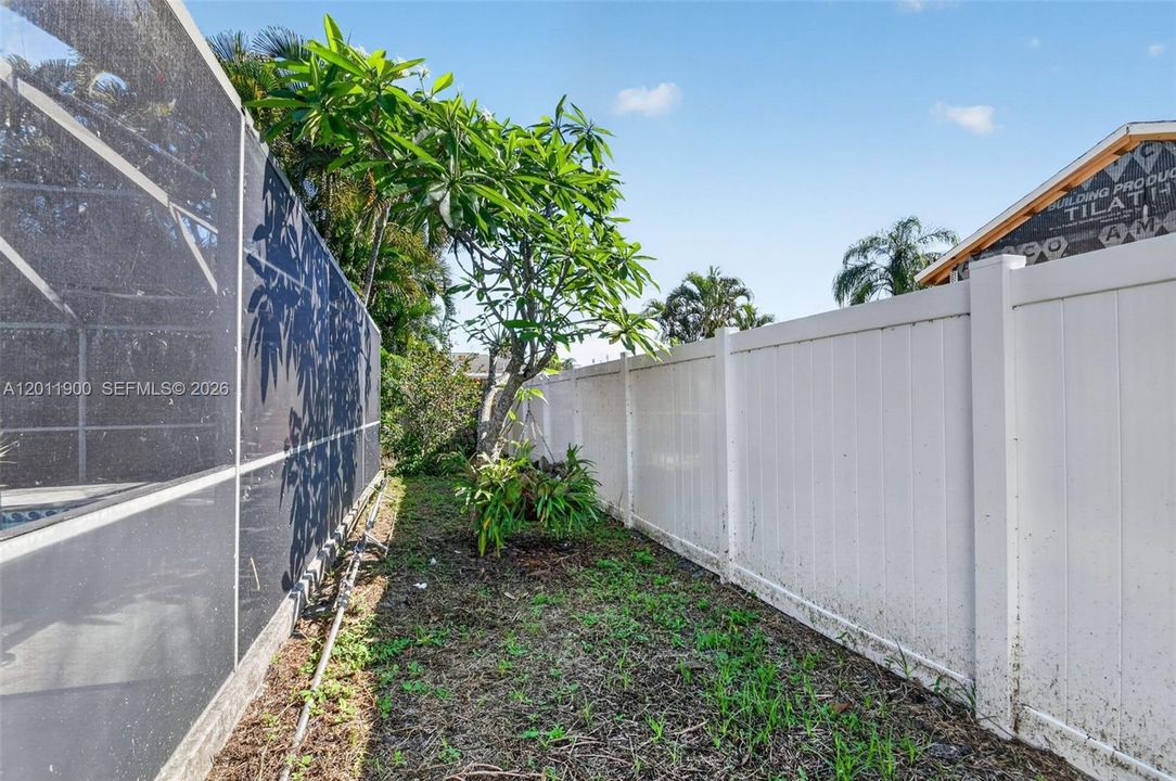 Activo con contrato: $435,000 (3 camas, 2 baños, 1222 Pies cuadrados)