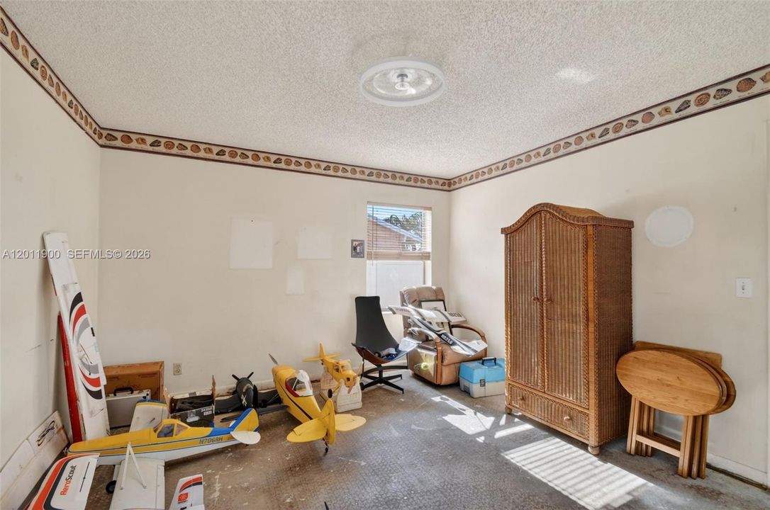 Activo con contrato: $435,000 (3 camas, 2 baños, 1222 Pies cuadrados)