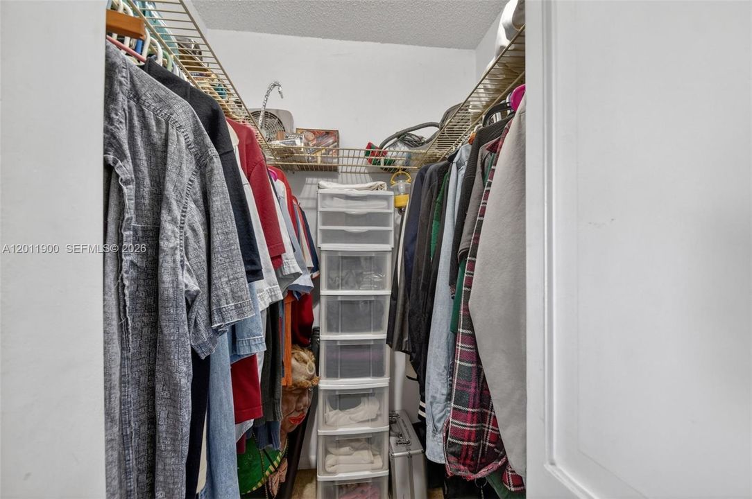 Activo con contrato: $435,000 (3 camas, 2 baños, 1222 Pies cuadrados)