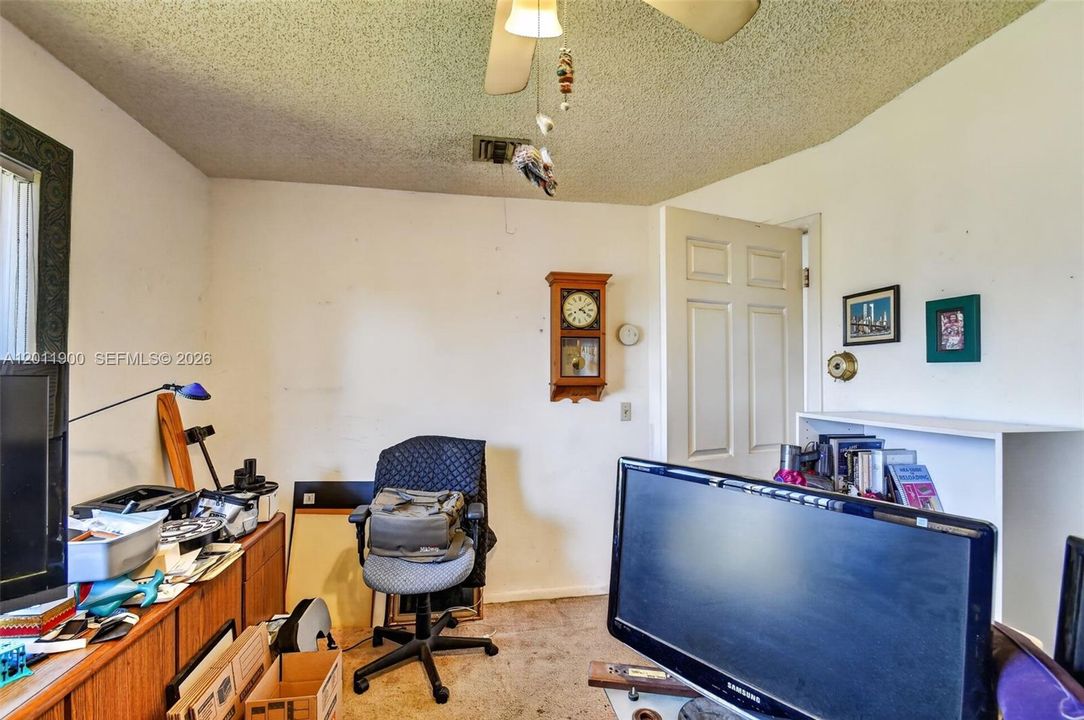 Activo con contrato: $435,000 (3 camas, 2 baños, 1222 Pies cuadrados)