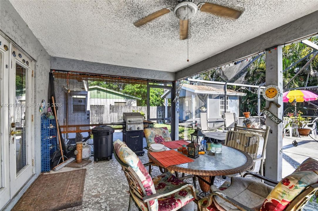 Activo con contrato: $435,000 (3 camas, 2 baños, 1222 Pies cuadrados)