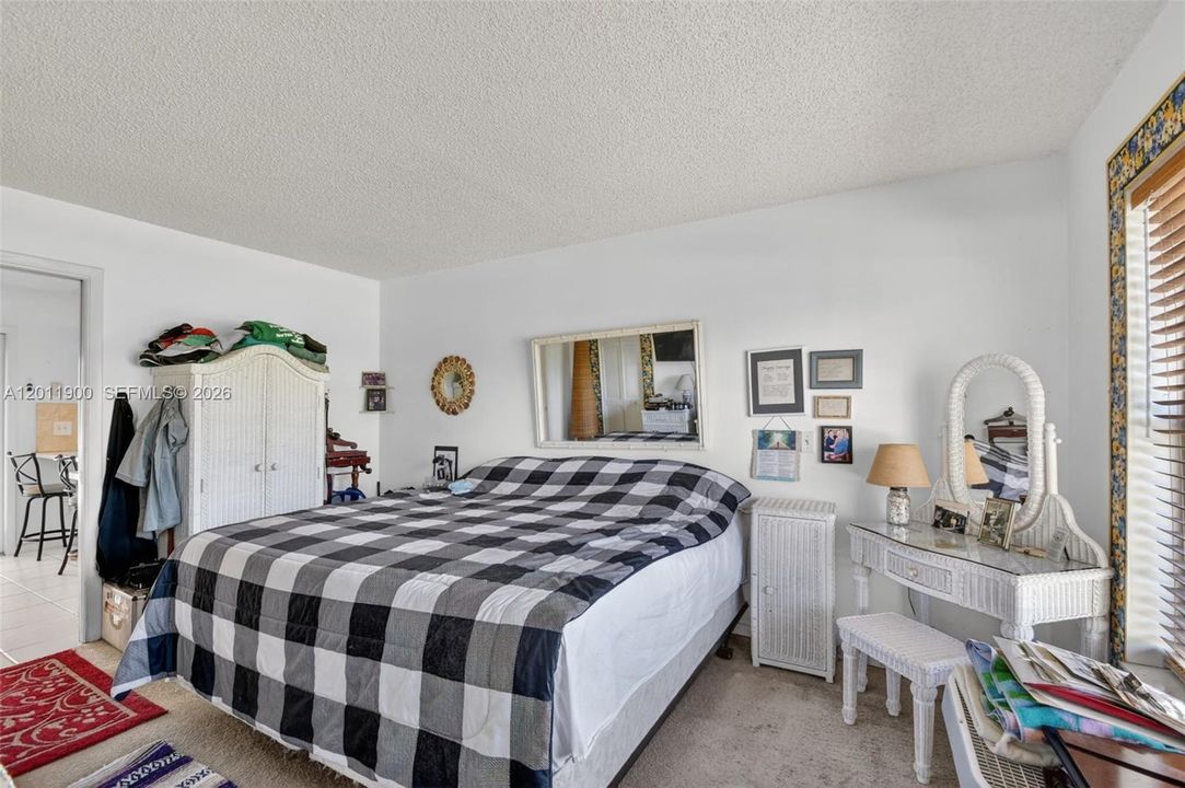 Activo con contrato: $435,000 (3 camas, 2 baños, 1222 Pies cuadrados)