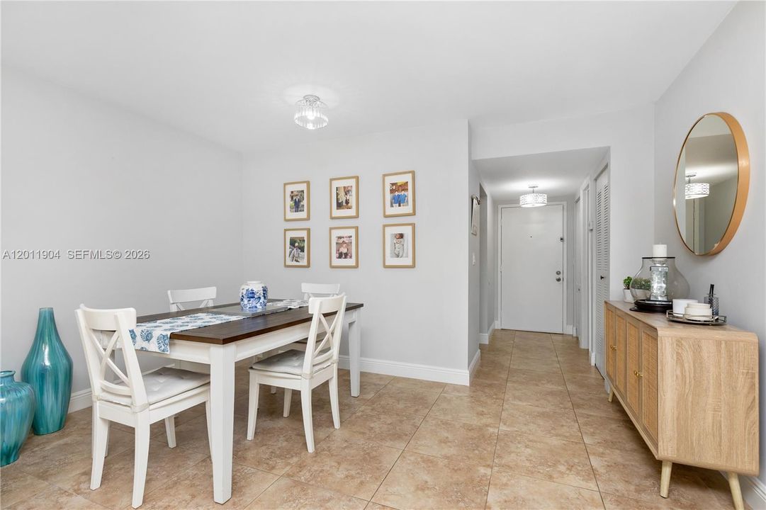 For Sale: $229,999 (1 beds, 1 baths, 830 Square Feet)