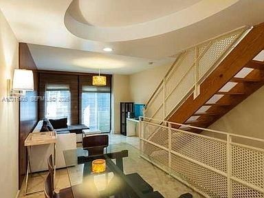 Activo con contrato: $4,300 (2 camas, 1 baños, 1100 Pies cuadrados)