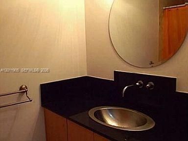 Activo con contrato: $4,300 (2 camas, 1 baños, 1100 Pies cuadrados)