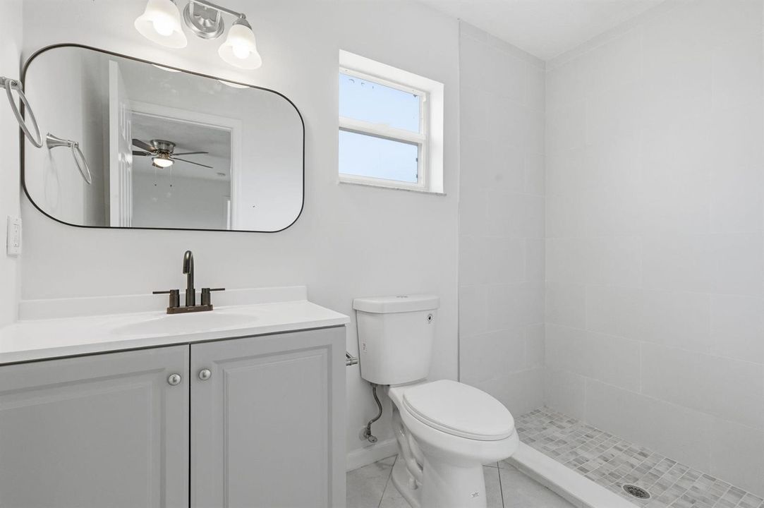 16-web-or-mls-2574_SE_Richmond_St_015