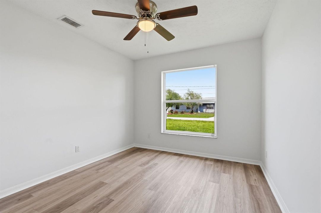 26-web-or-mls-2574_SE_Richmond_St_036