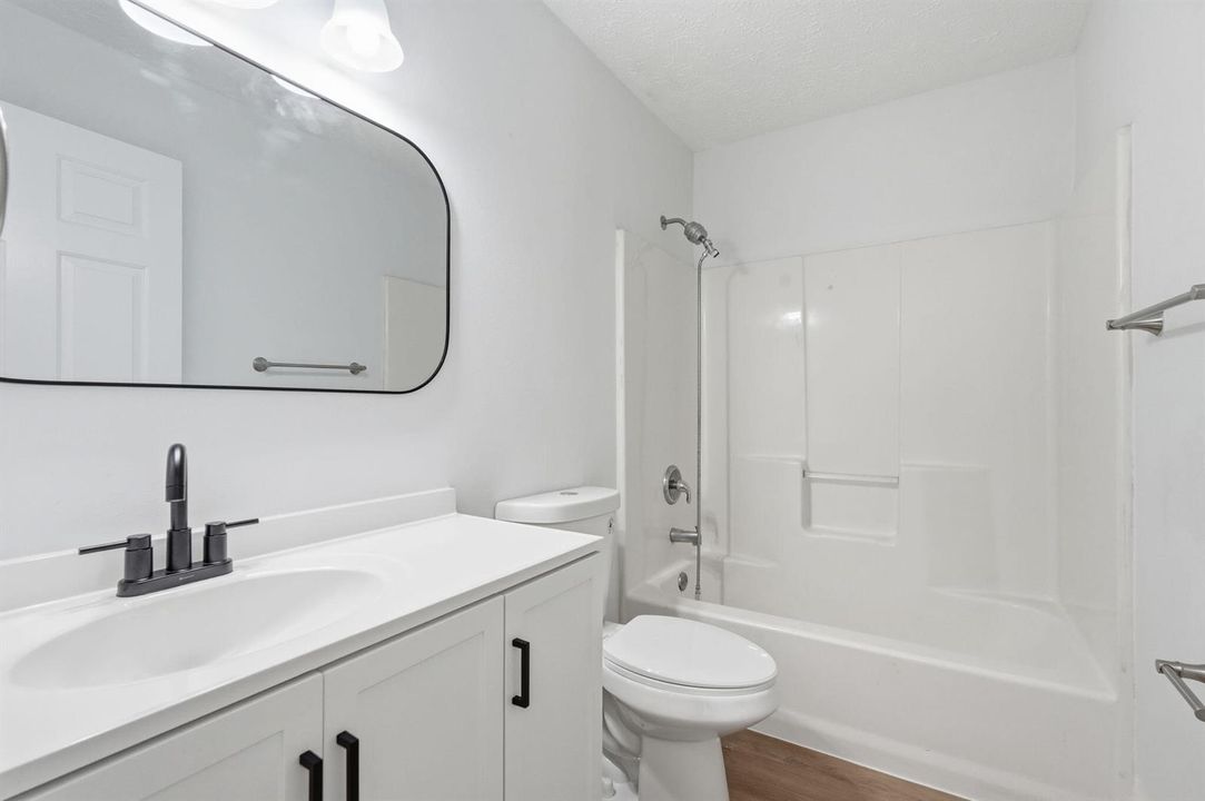 19-web-or-mls-2574_SE_Richmond_St_019
