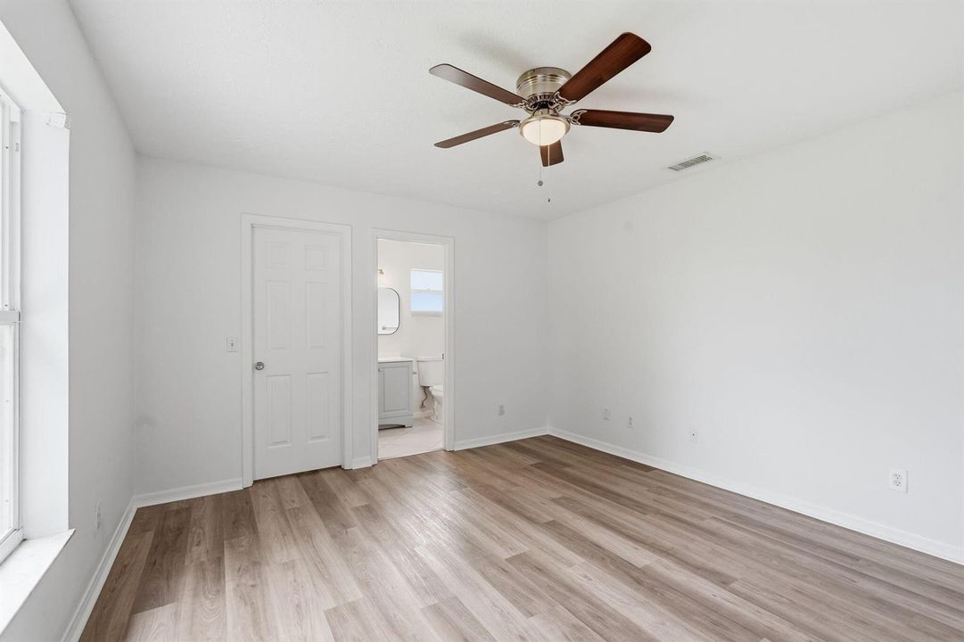 15-web-or-mls-2574_SE_Richmond_St_014