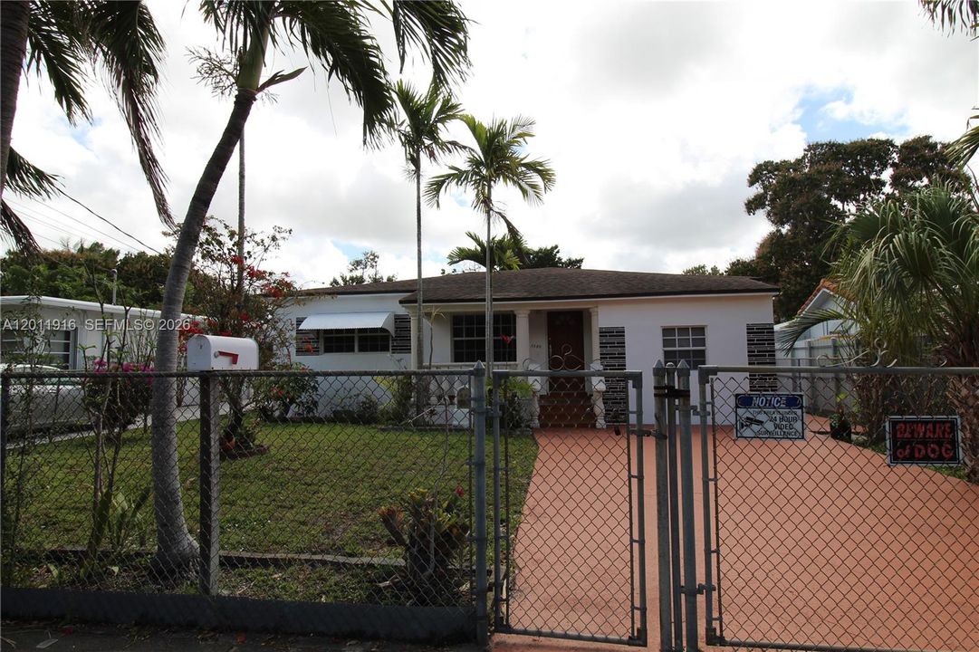 Active With Contract: $3,200 (3 beds, 1 baths, 1827 Square Feet)