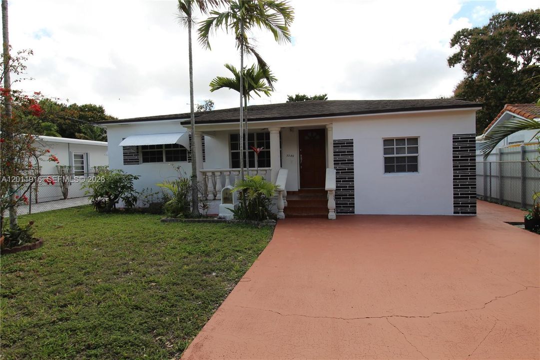 Active With Contract: $3,200 (3 beds, 1 baths, 1827 Square Feet)