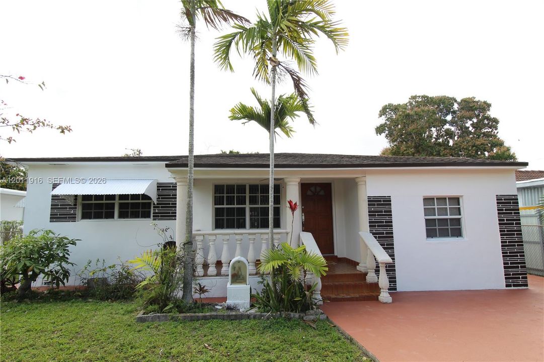 Active With Contract: $3,200 (3 beds, 1 baths, 1827 Square Feet)