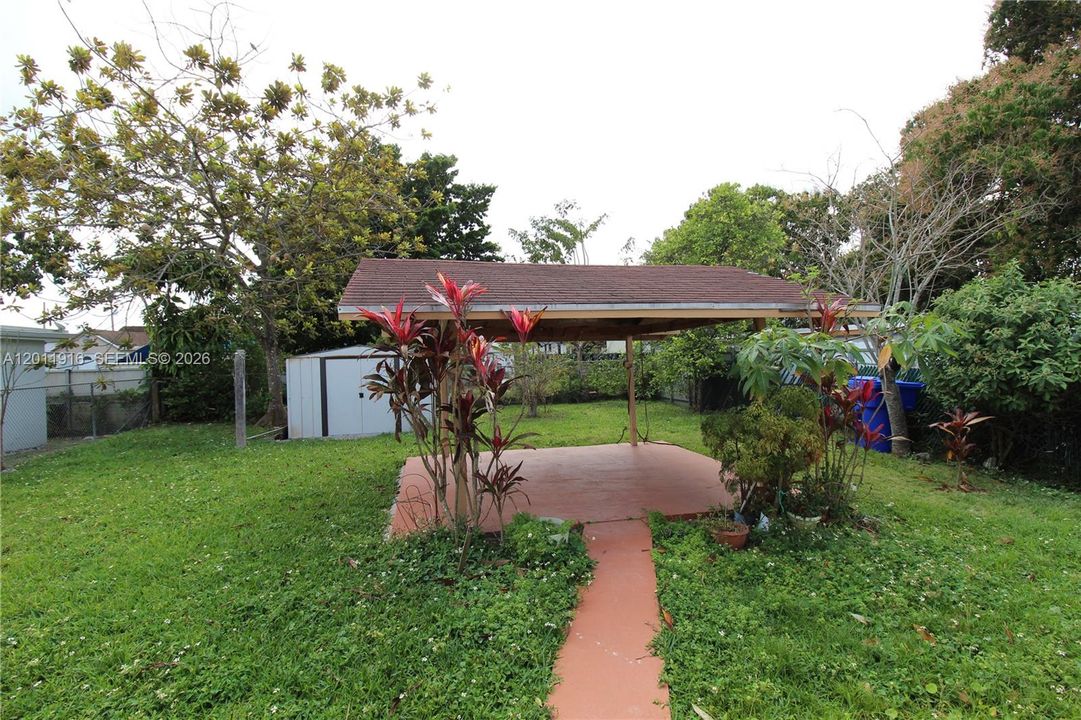 Active With Contract: $3,200 (3 beds, 1 baths, 1827 Square Feet)