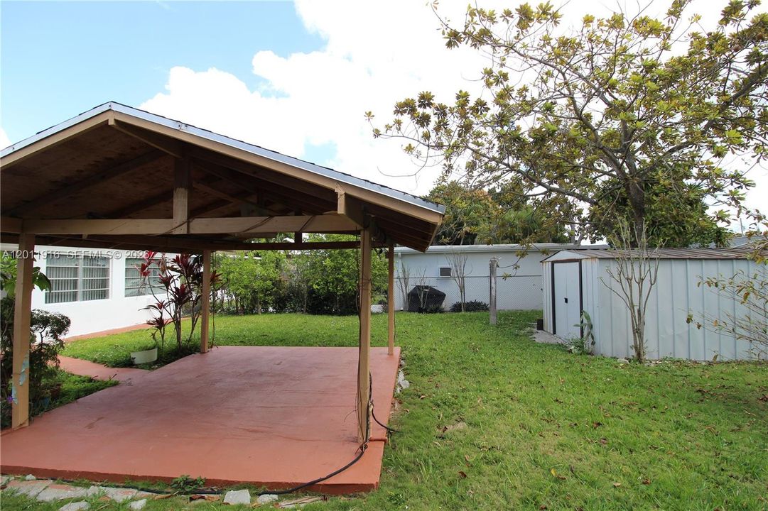 Active With Contract: $3,200 (3 beds, 1 baths, 1827 Square Feet)