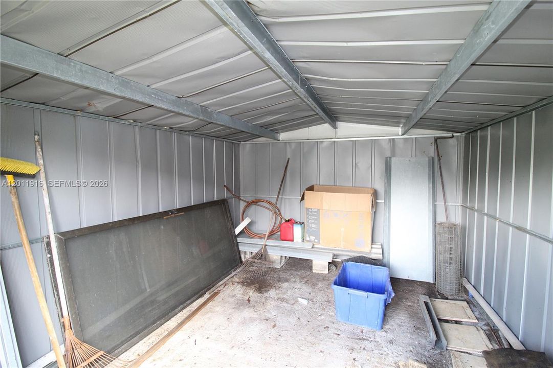 Active With Contract: $3,200 (3 beds, 1 baths, 1827 Square Feet)