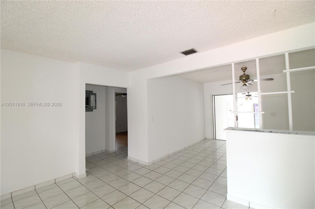 Active With Contract: $3,200 (3 beds, 1 baths, 1827 Square Feet)