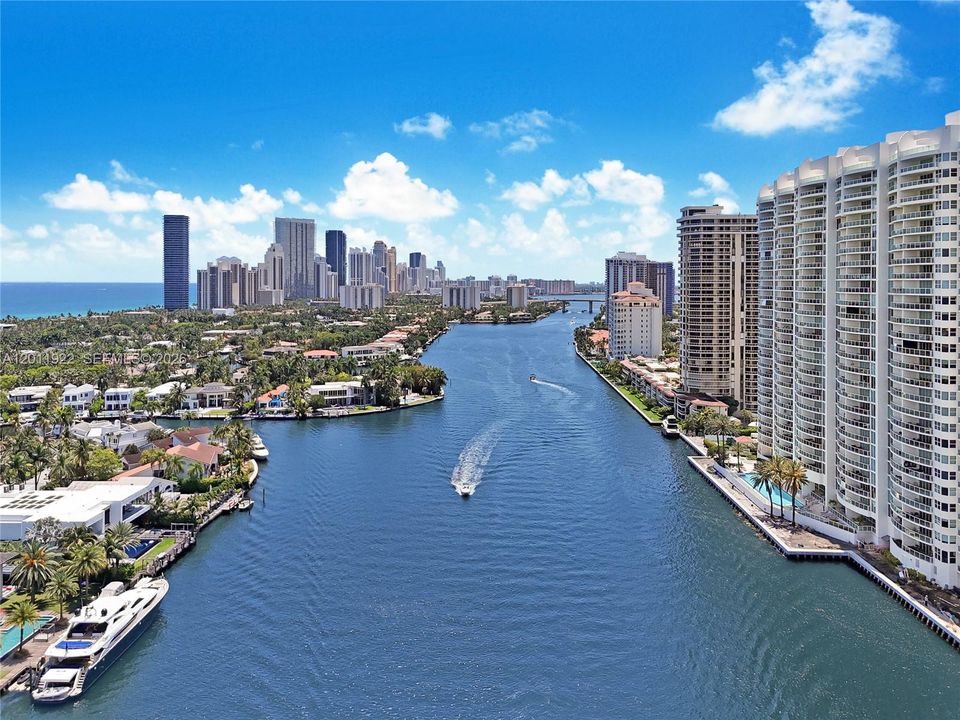 En Venta: $450,000 (2 camas, 2 baños, 1132 Pies cuadrados)