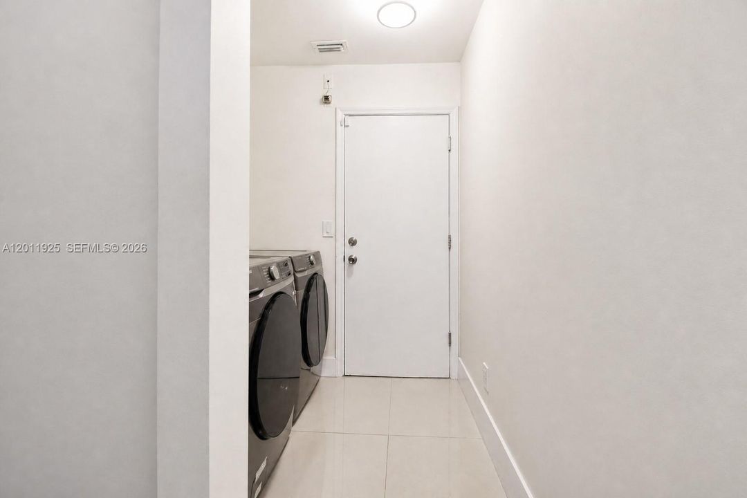 Activo con contrato: $730,000 (4 camas, 2 baños, 2062 Pies cuadrados)